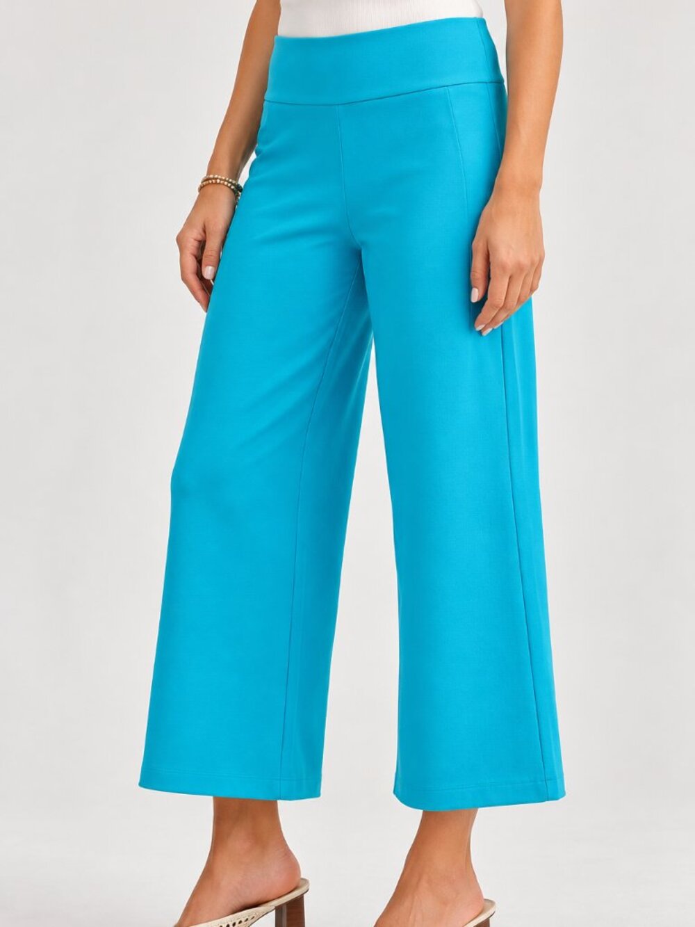 Magic Wide Cropped Pants